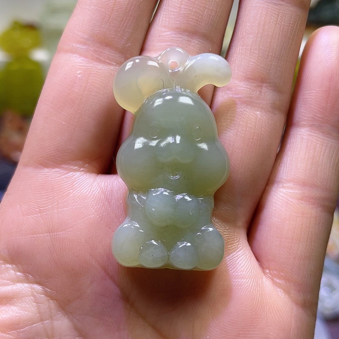 蛇纹石玉颈饰未镶嵌