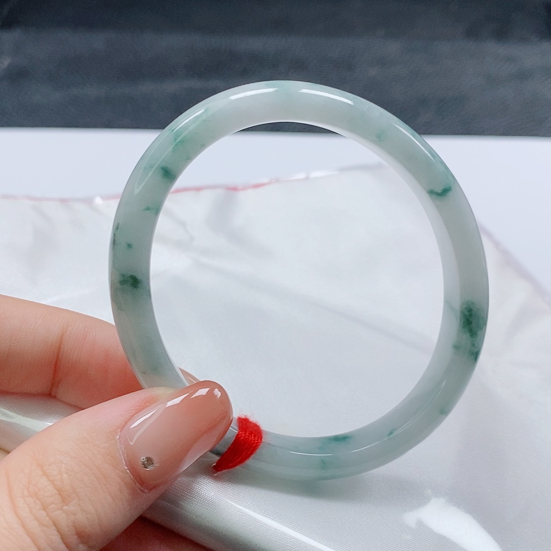 【闪购商品】未镶嵌手镯（贵妃镯）翡翠450号