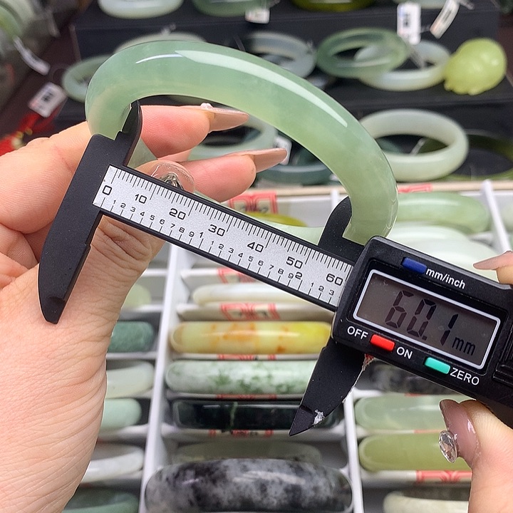 蛇纹石玉手镯未镶嵌739