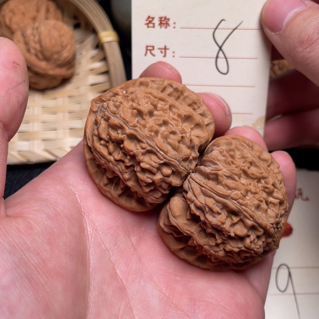 文玩核桃把件三角白44尺8