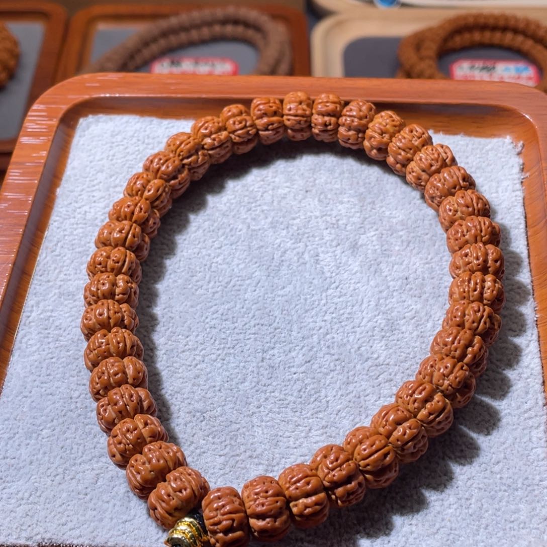 金刚菩提吊坠执*?十出一泰森