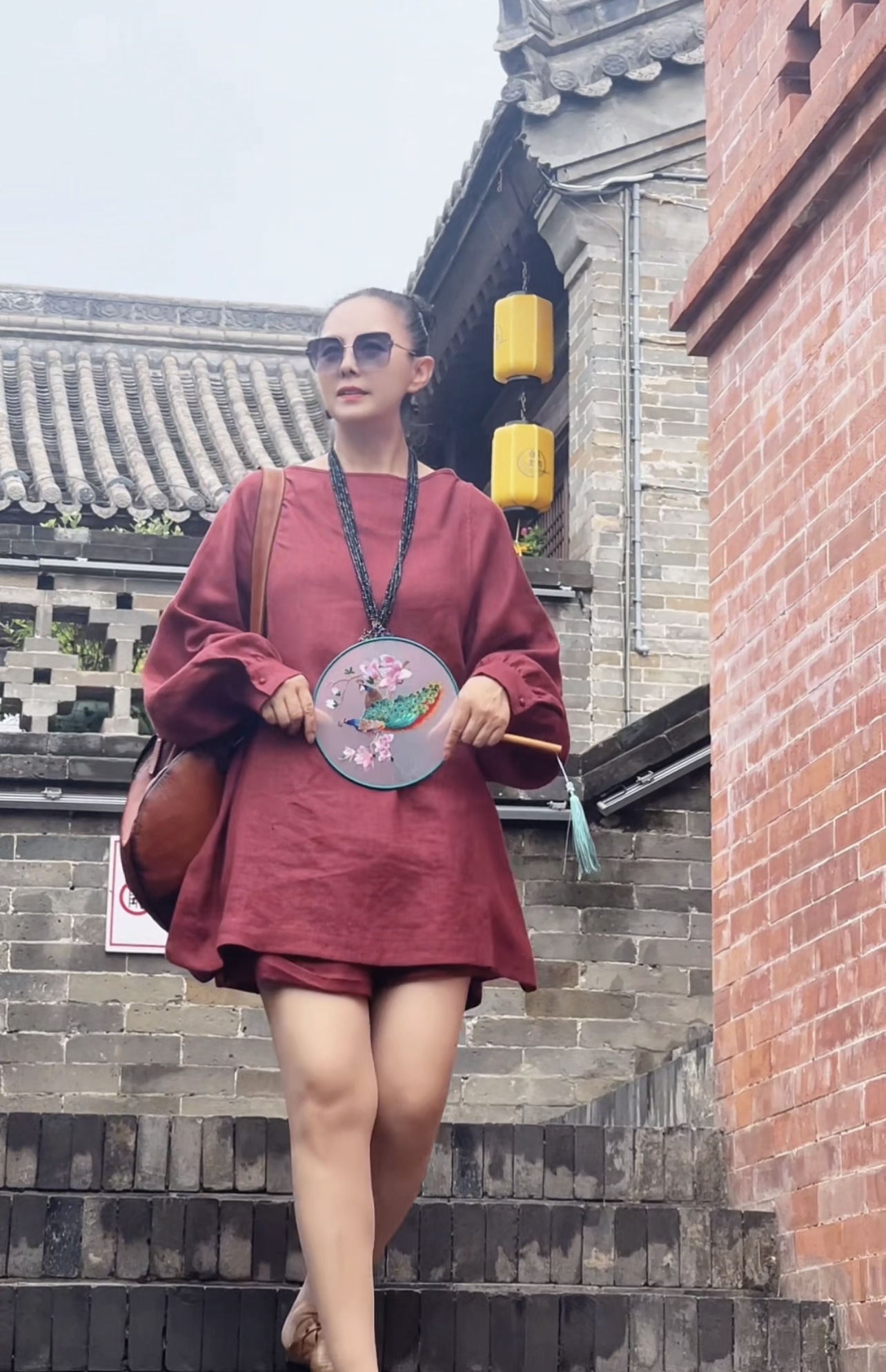 法式复古亚麻一字领大衬衫新疆旅游必备裙子