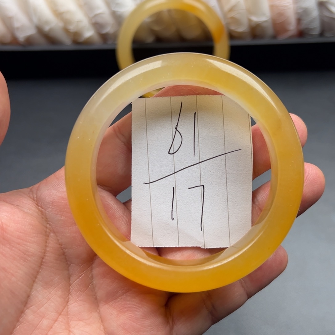 石英质玉（黄龙玉）手镯未镶嵌17