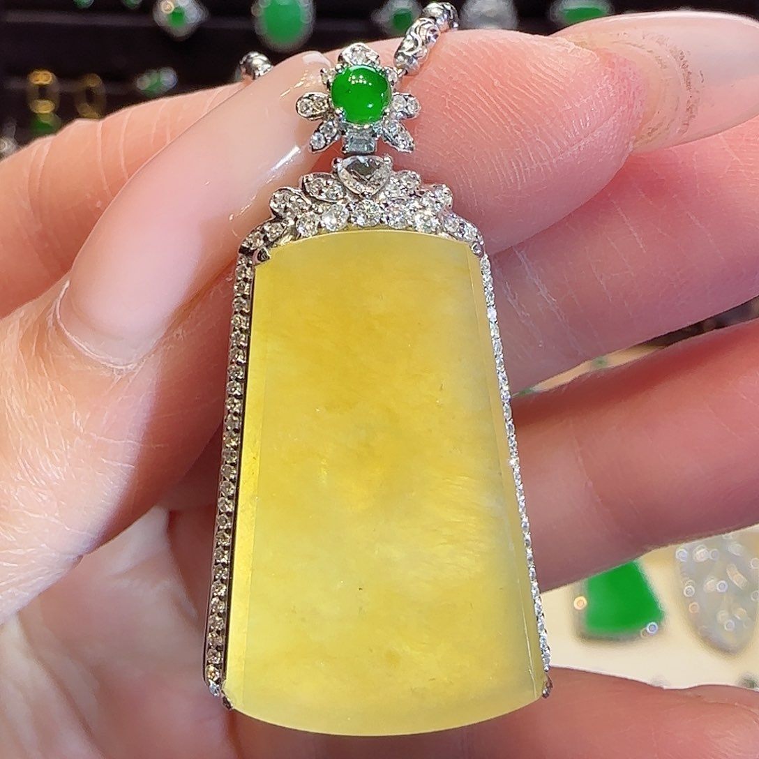 翡翠吊坠(不含链)18K金镶嵌