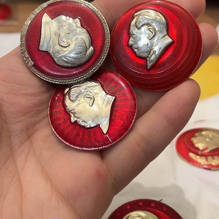 谷***松像章一一一一一一一高贵轻