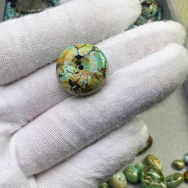 绿松石未镶嵌珠宝奇石