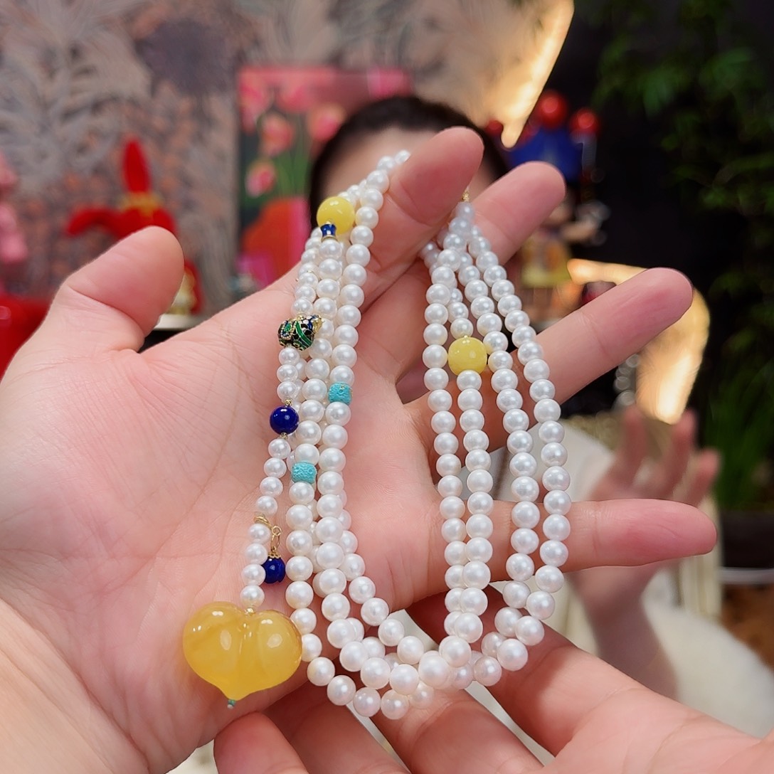 颈饰18K金镶嵌淡水珍珠