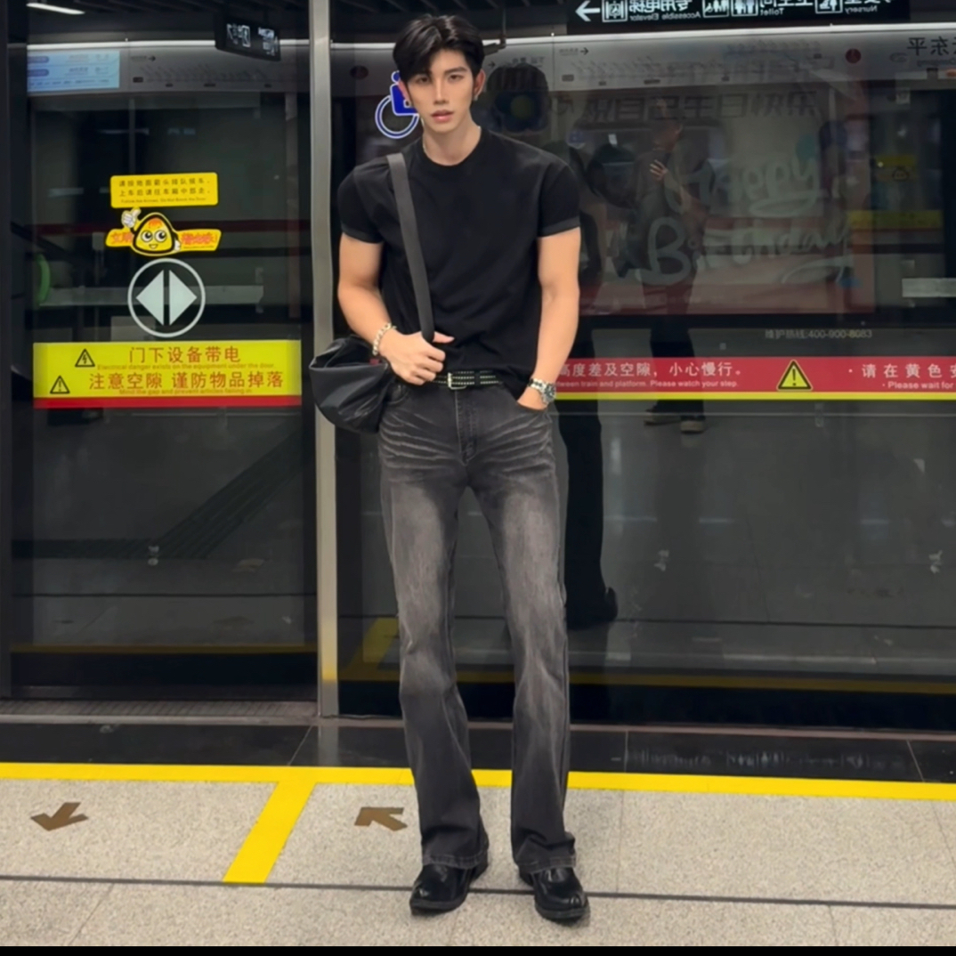 NeverEnd陶哥严选水洗灰立体剪裁中腰微喇修身牛仔裤