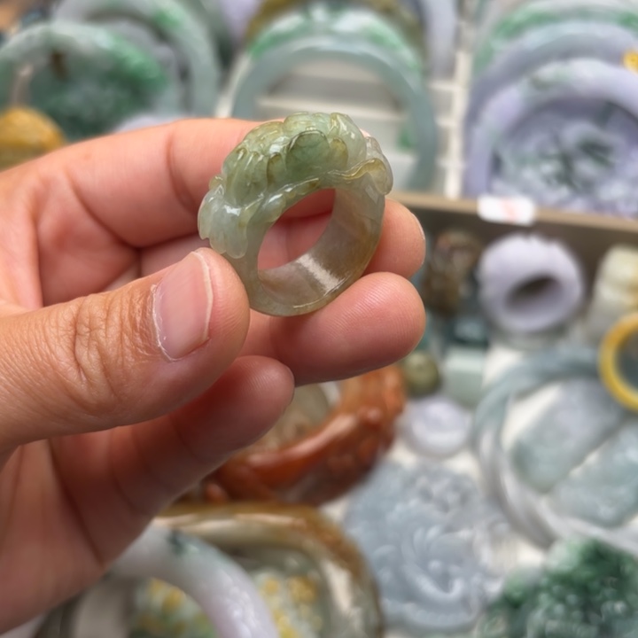 翡翠未镶嵌戒指港码19牡丹花201