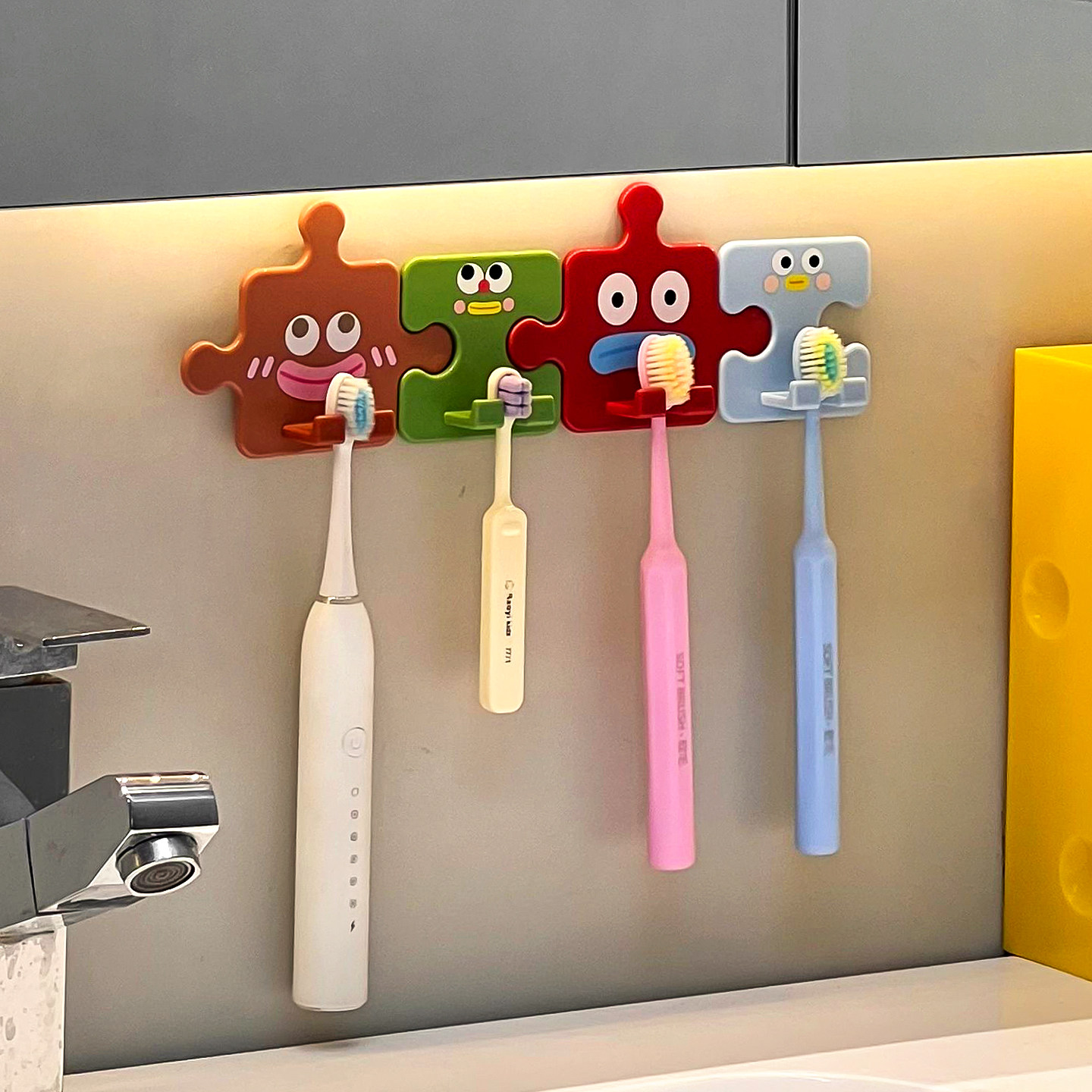 拼图牙刷置物架卫生间洗漱台壁挂式免打孔漱口杯电动牙刷沥水架子