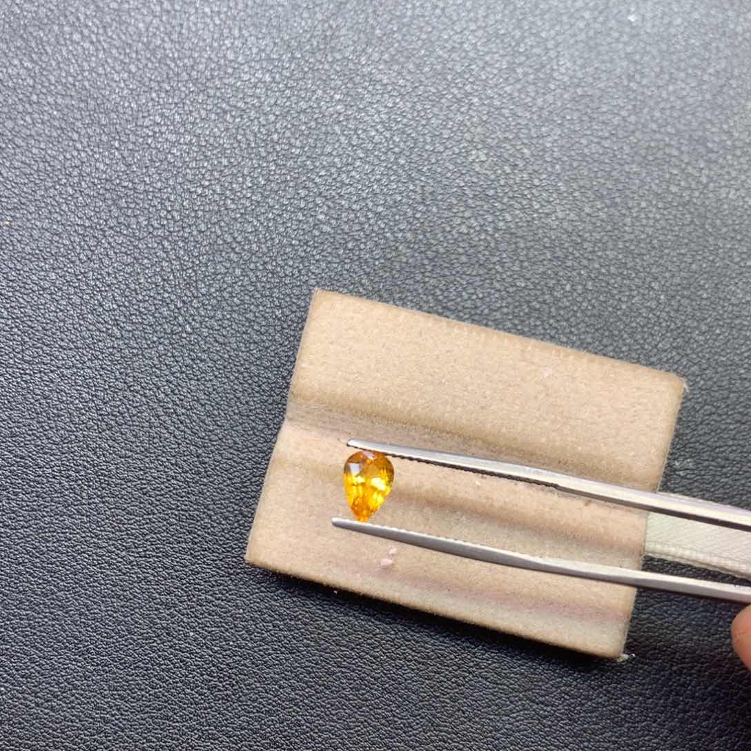 蓝宝石裸石未镶嵌1ct老烧