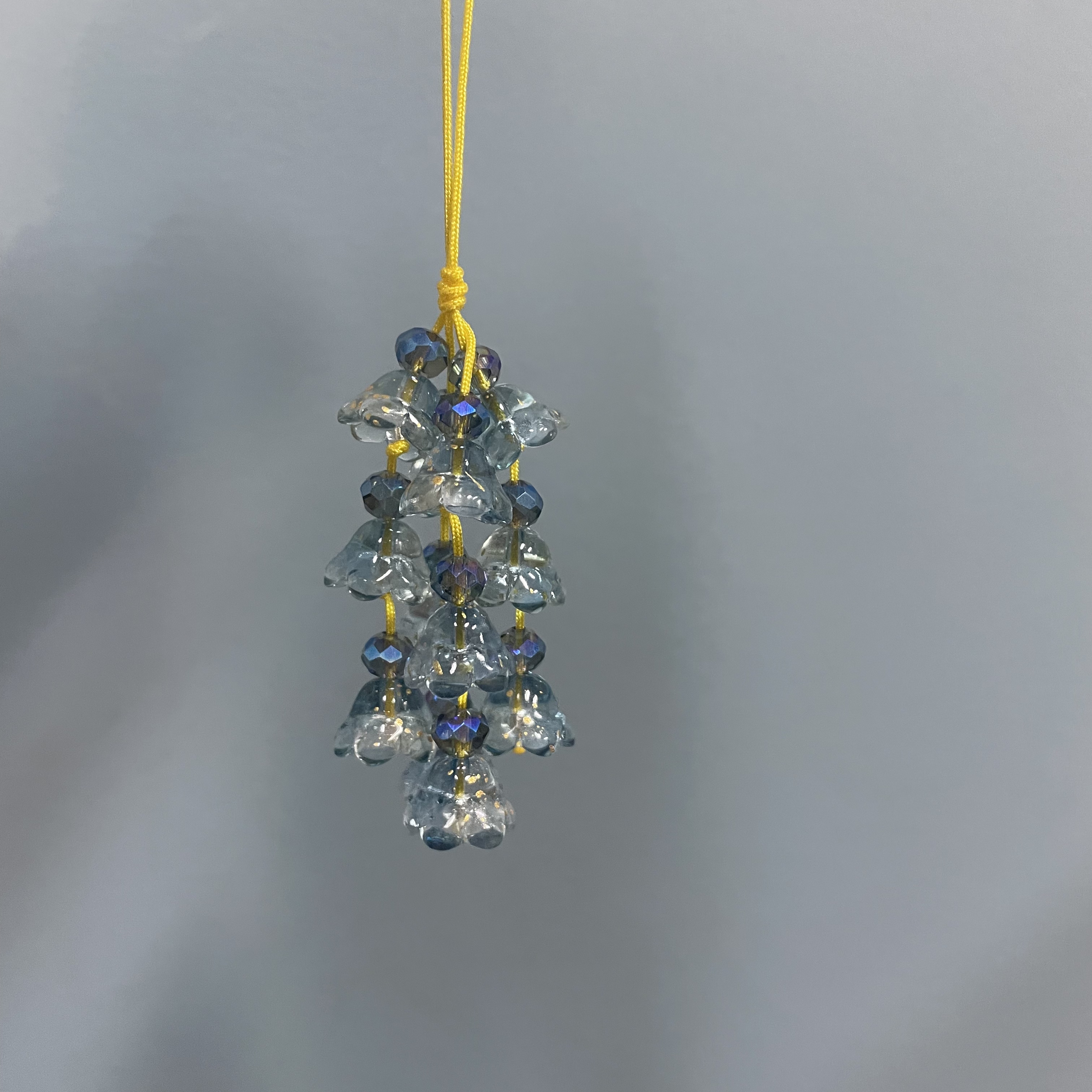 绳款孔蓝色花串手机坠E548