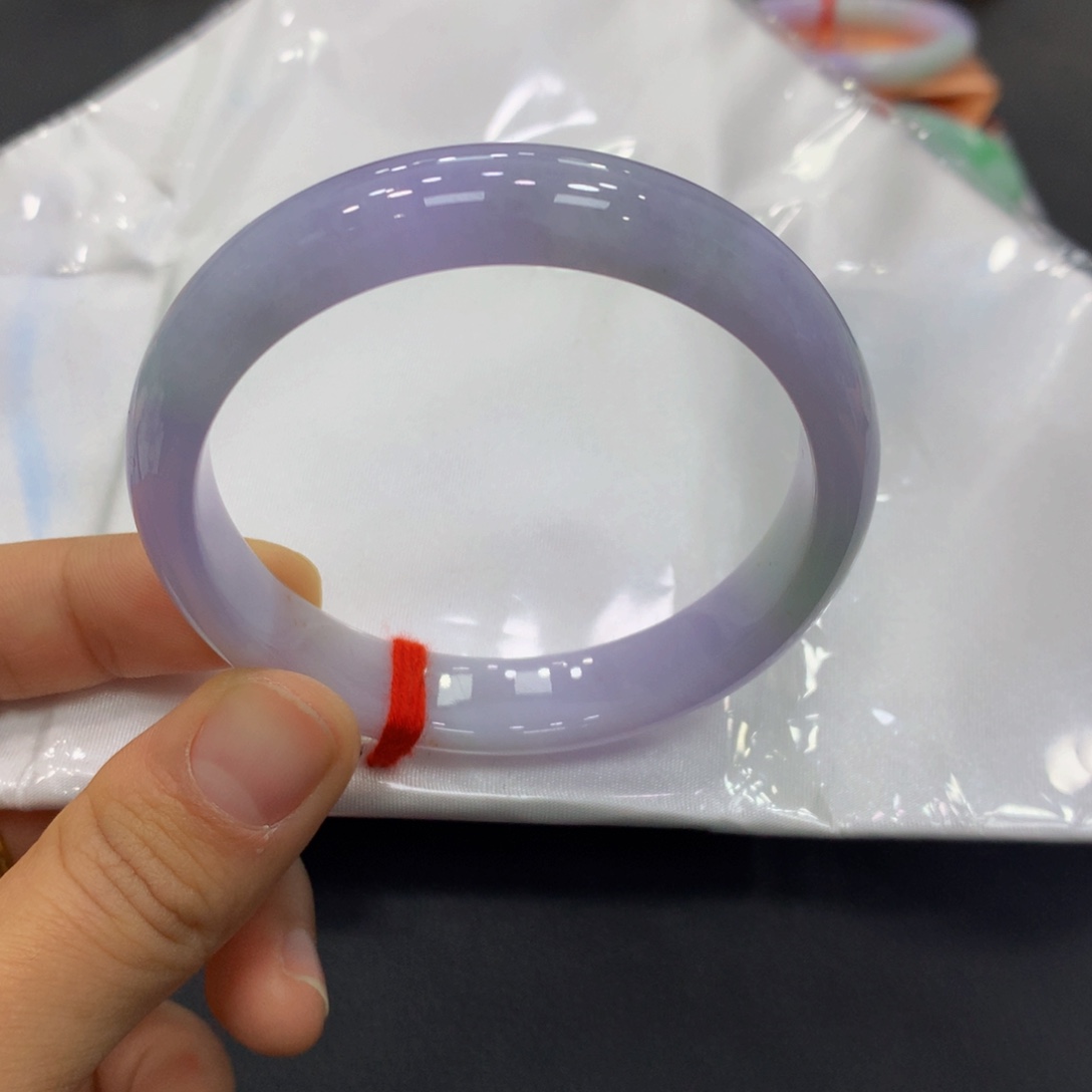 翡翠手镯未镶嵌翡翠