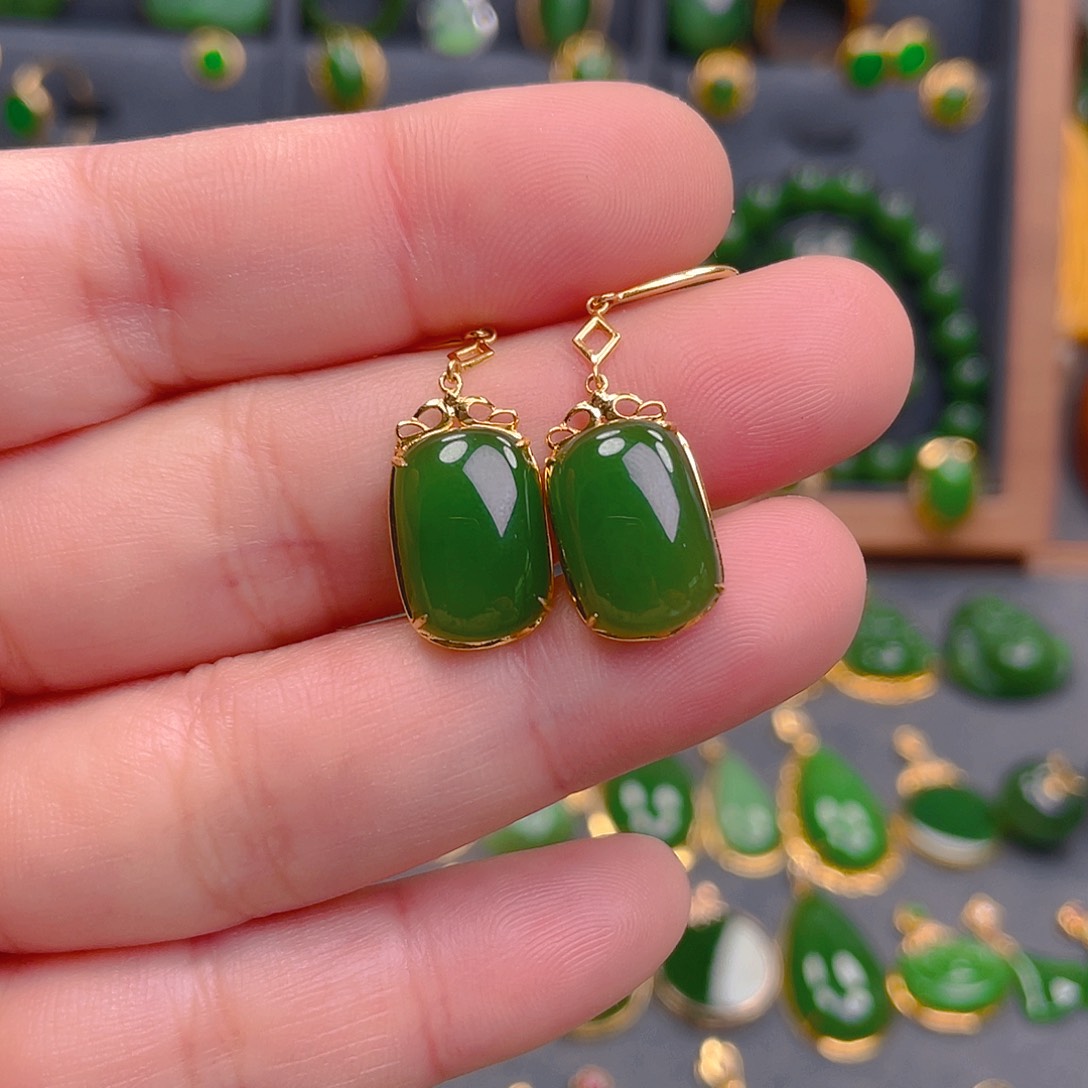 和田玉耳饰18K金镶嵌1980