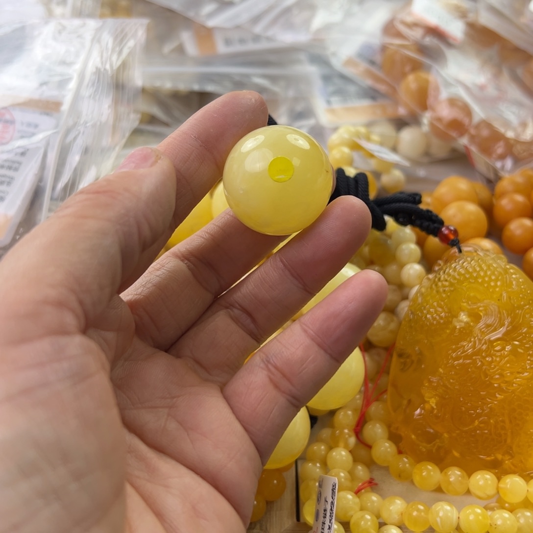 琥珀珠宝奇石未镶嵌