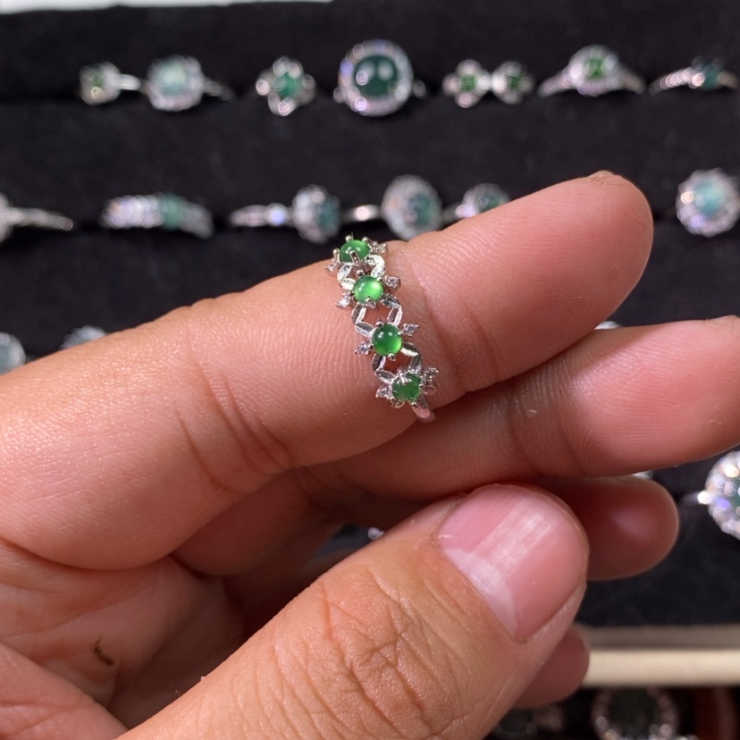 【闪购商品】翡翠颈饰未镶嵌天然