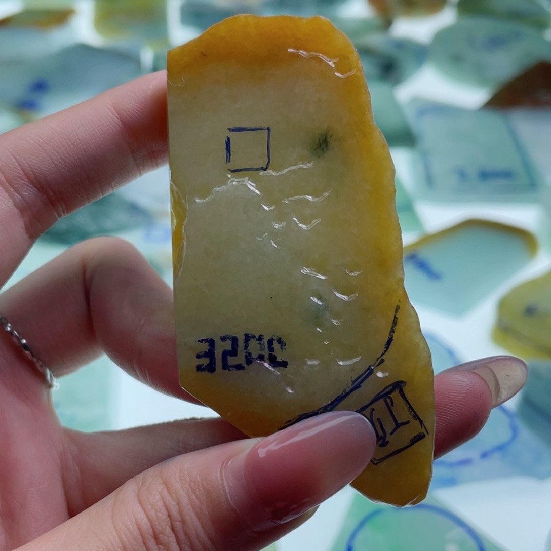 定制翡翠未镶嵌特色包工
