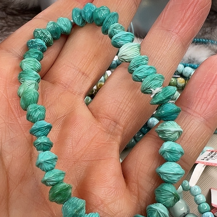 绿松石未镶嵌珠宝奇石