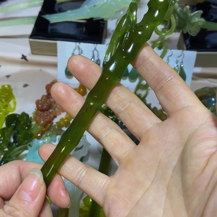 蛇纹石玉发簪未镶嵌白*