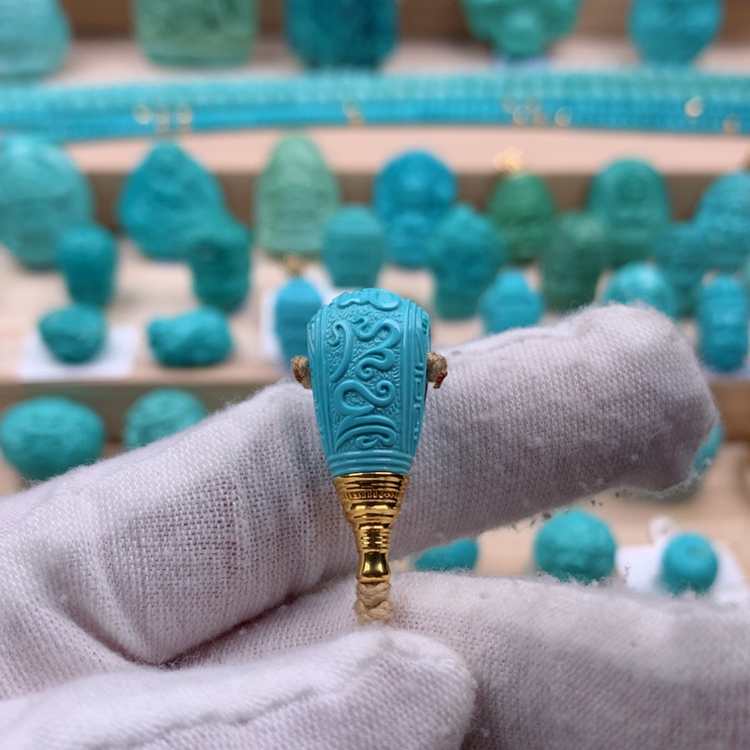 绿松石珠宝奇石18K金镶嵌