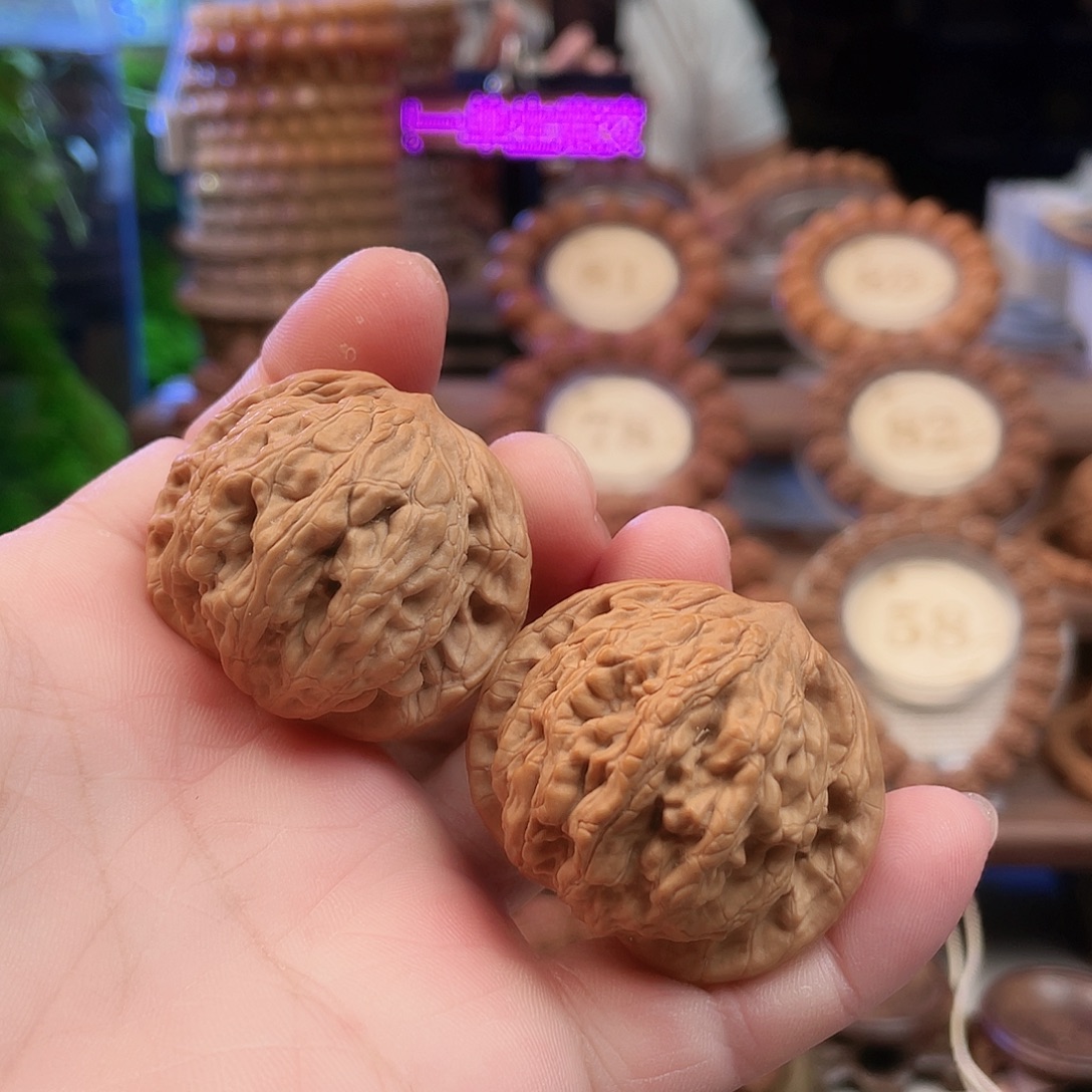 吊坠文玩核桃虎头核桃