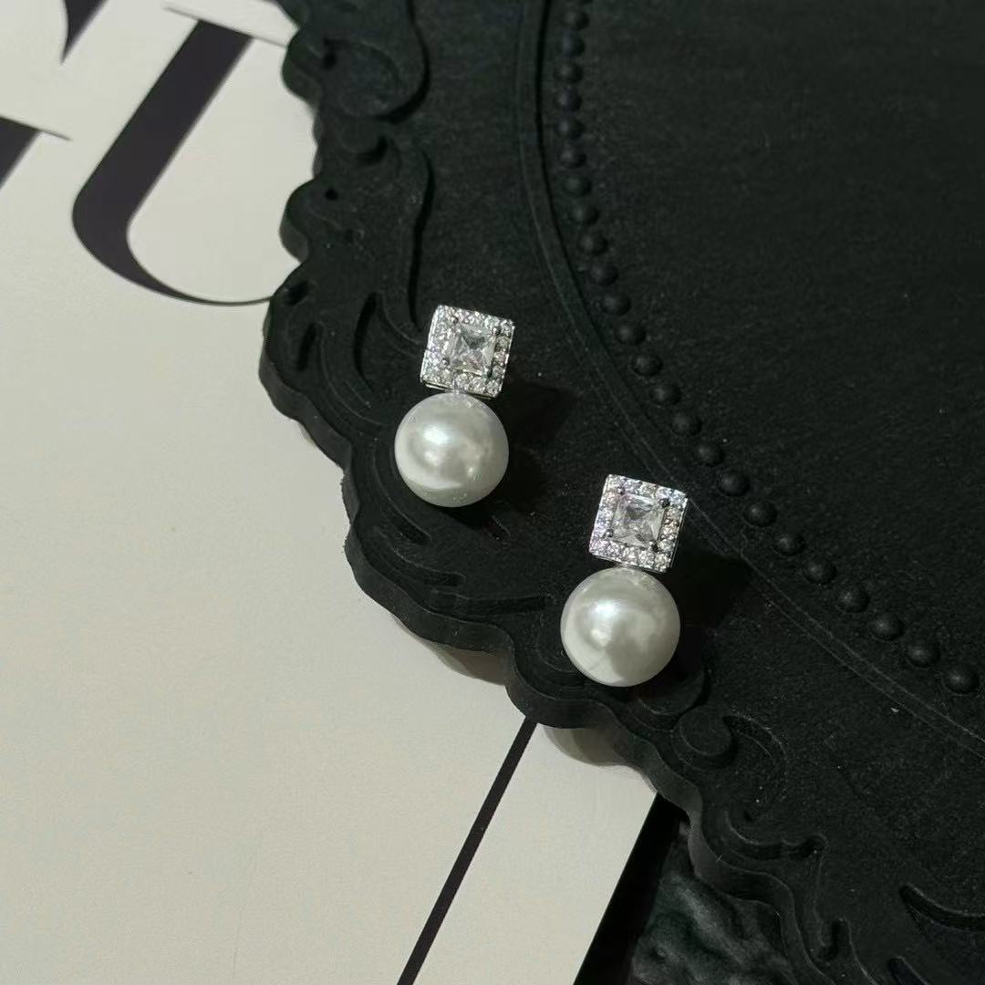 合金耳饰 合金耳饰 LARVINA复古两种颜色耳环