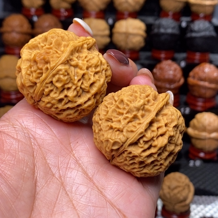 文玩核桃把件七星绣球40尺…………21