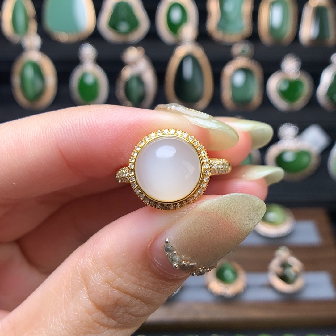 和田玉首饰18K金镶嵌