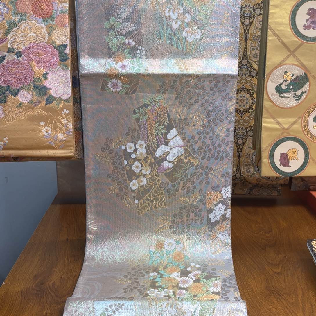 织绣六通加贺小袖纹