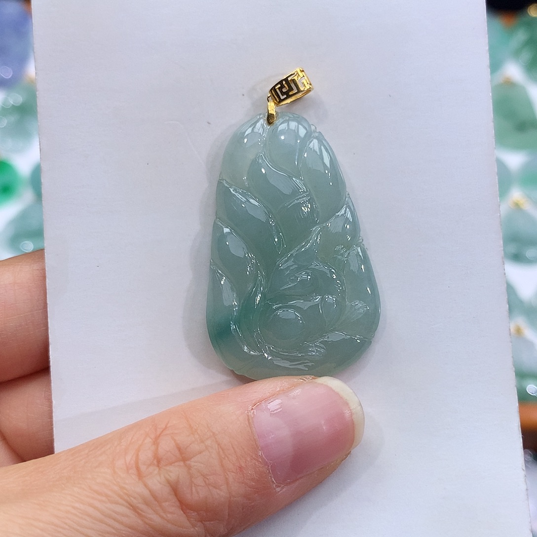 翡翠18K金镶嵌颈饰翡翠吊坠