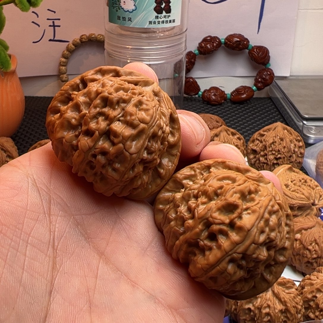 文玩核桃把件阿*闷白