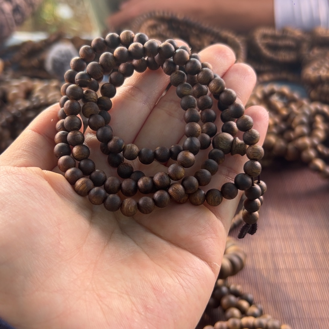 沉香手串卡6规格圆珠多圈12克+ 蓝宝石多样性发货一条