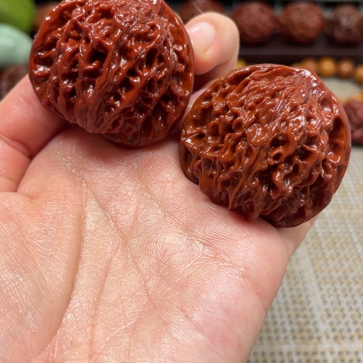 桃核把件盘龙纹文玩核桃