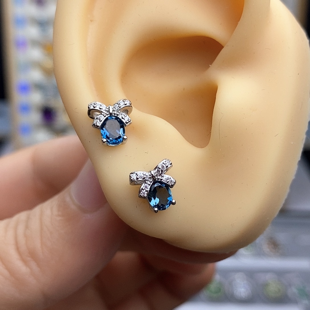 银S925镶嵌托帕石耳钉不含证书