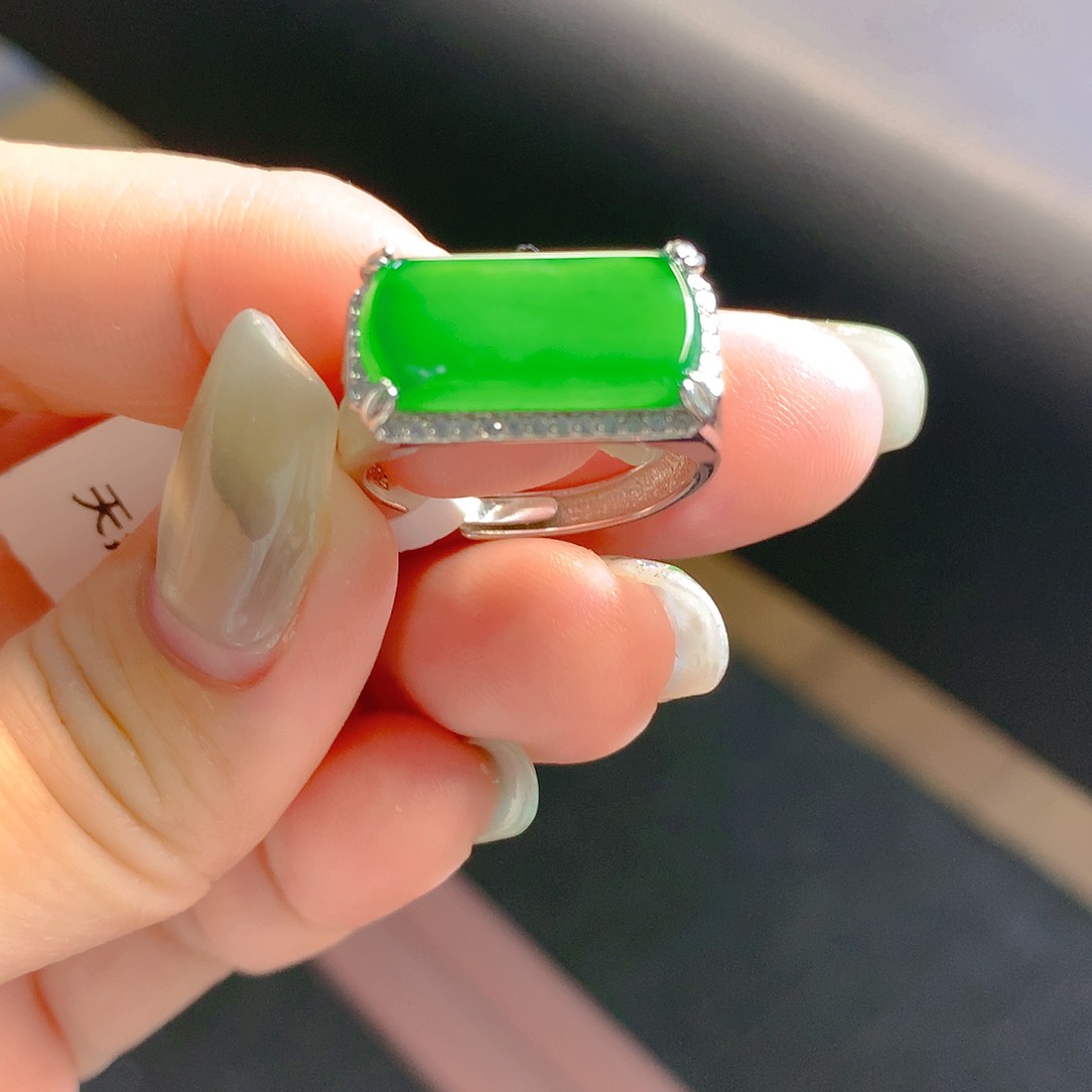 翡翠颈饰银S925镶嵌翡翠