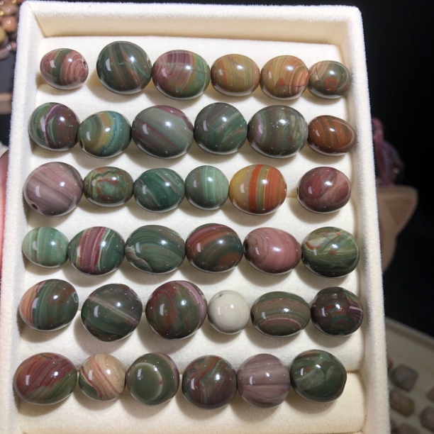 阿拉善幻彩老料椭圆随行挑克5