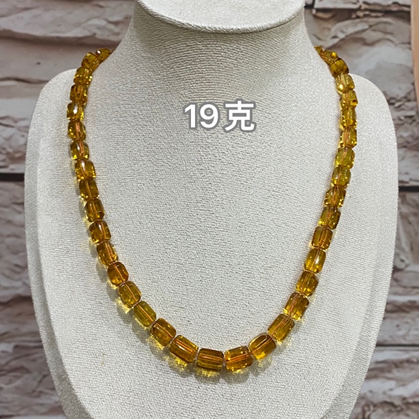 【小伊琥珀】19克净水玻璃种切割款项链