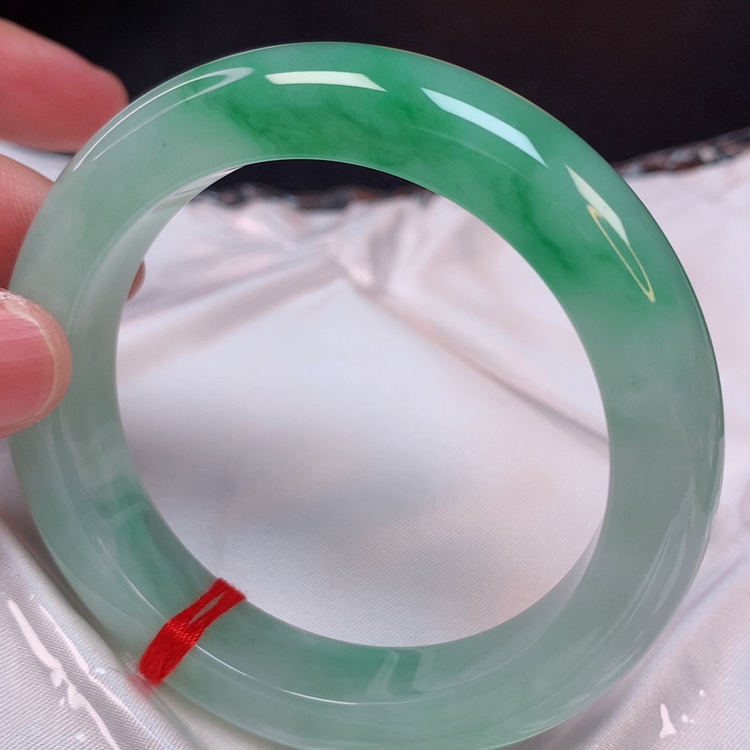 翡翠手镯未镶嵌53+ 翡翠手镯