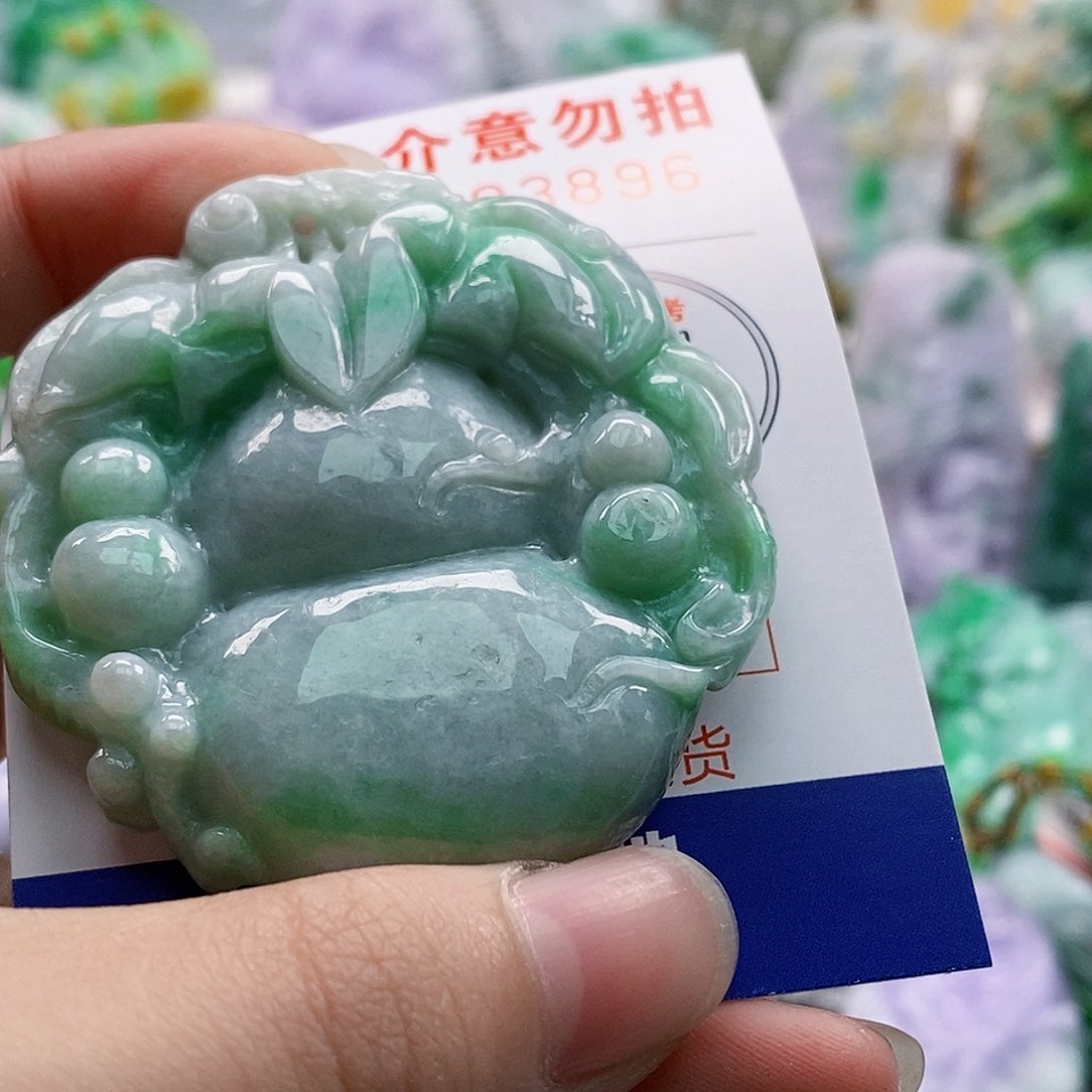 吊坠(不含链)未镶嵌翡翠