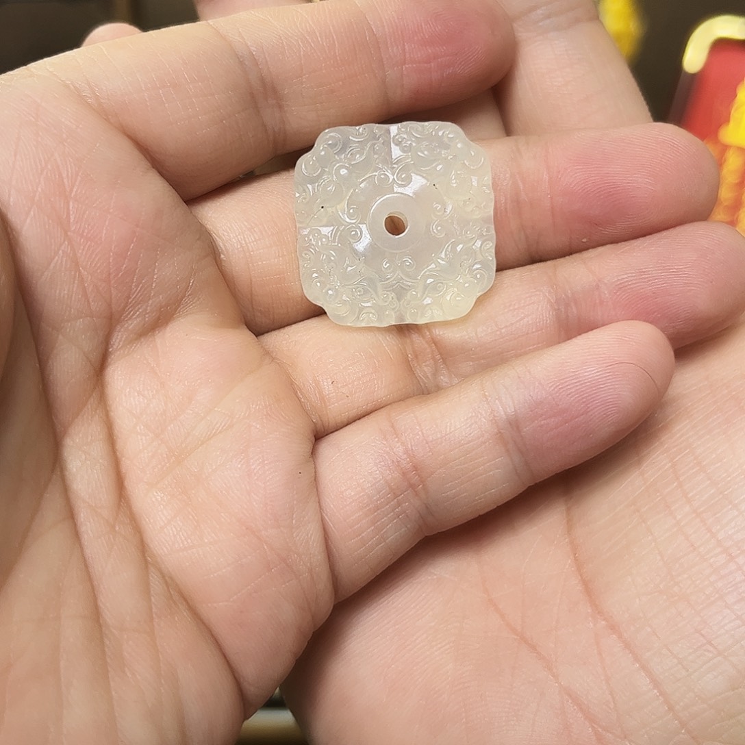 黔***药蛇纹石玉未镶嵌颈饰