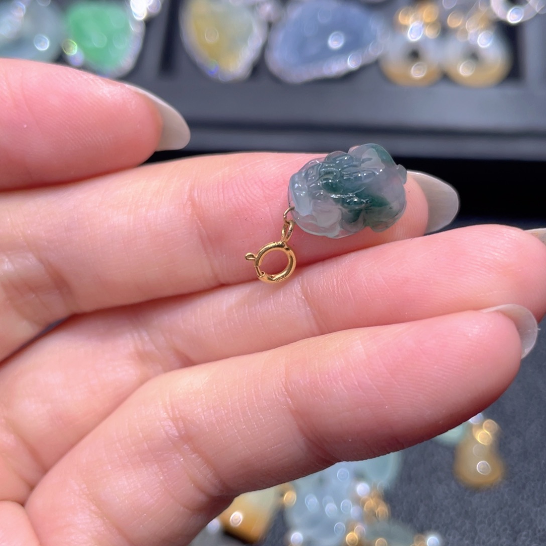 颈饰18K金镶嵌翡翠翡翠