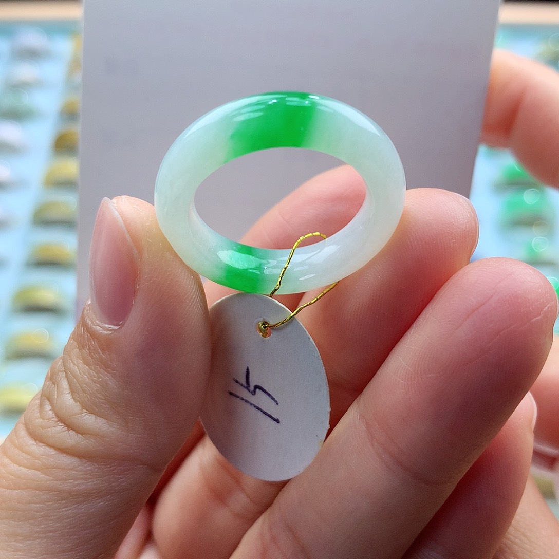 翡翠戒指未镶嵌15圈