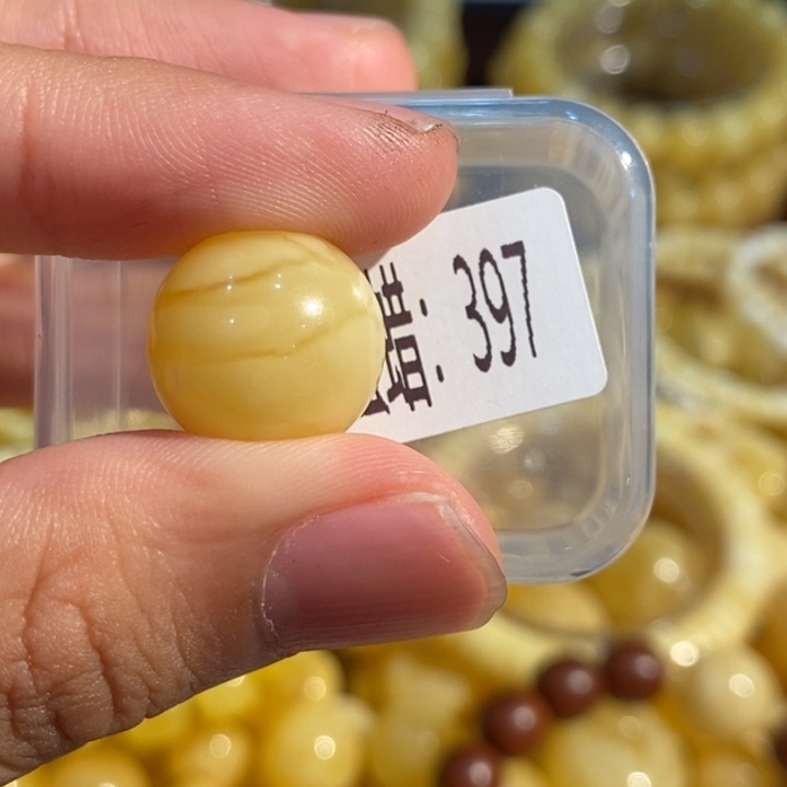 洋****琥珀未镶嵌珠宝奇石397