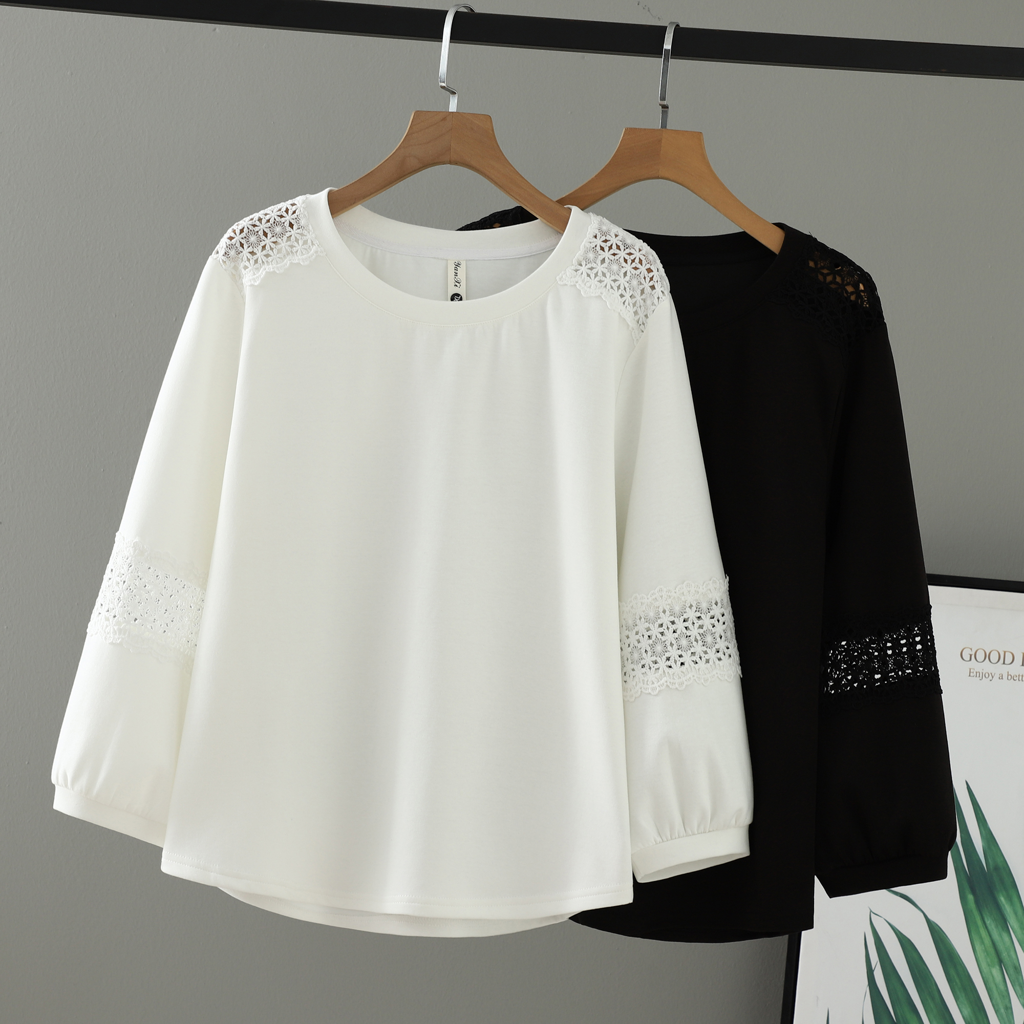 2025胖mm秋款女装圆领纯色上衣勾花镂空长袖弧形下摆大码T恤女