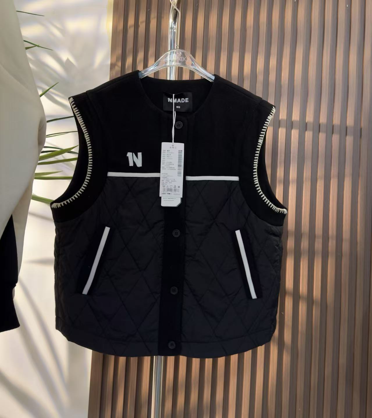 035～高品质潮牌女童棉衣拼接马甲