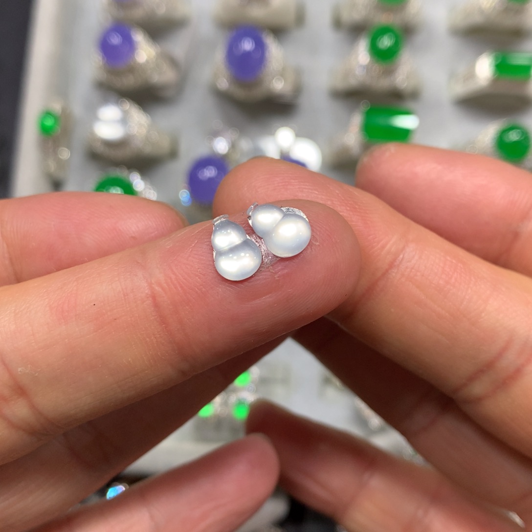 翡翠戒指未镶嵌冰葫芦