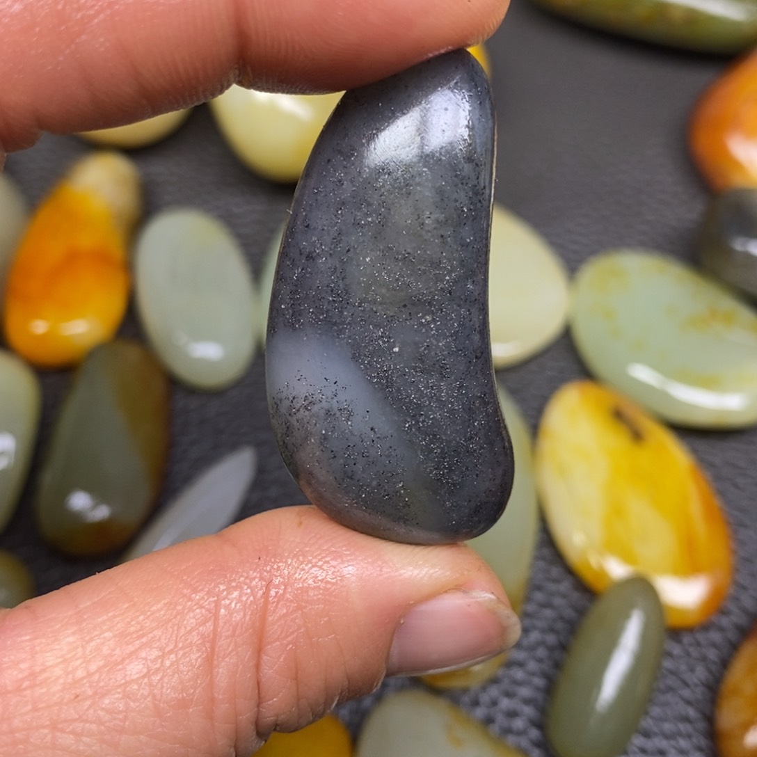 和田玉（糖玉）挂件未镶嵌