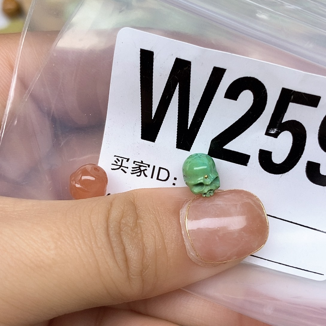 南红玛瑙配饰未镶嵌