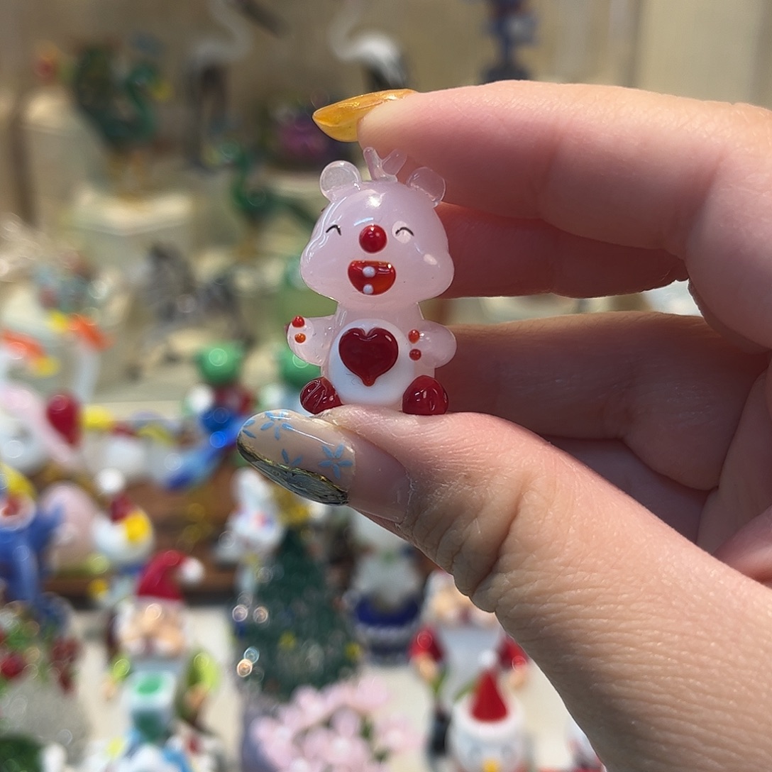 手工艺品琉璃露比