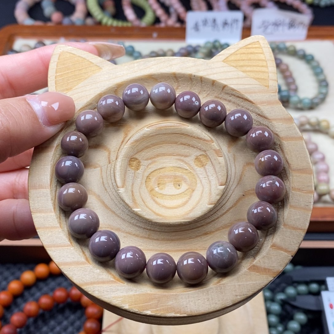 石英质玉手链未镶嵌一****?